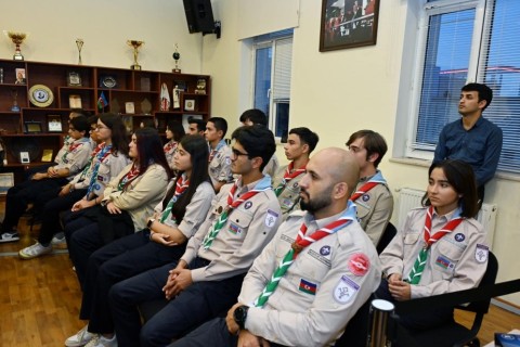 Министр Фарид Гаибов встретился с молодежью, принимавшей участие в международных мероприятиях - ФОТО