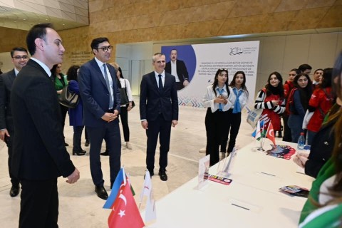 Bolqarıstanlı nazir Bakıda idman qurğularının fəaliyyəti ilə maraqlanıb  - FOTO