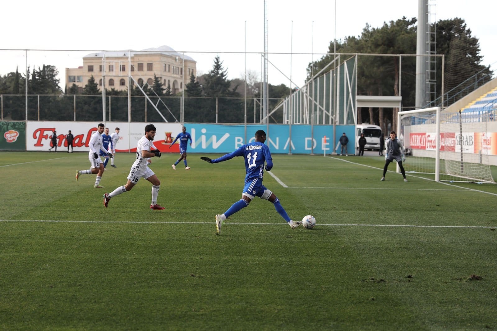 7 голов от "Карабаха"