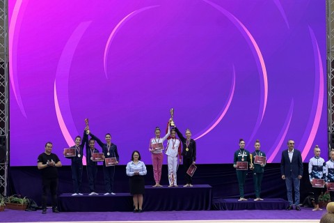 Азербайджанские гимнастки выиграли серебро в Румынии