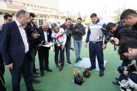 Azerbaijani pahlevan has set 3 world records - PHOTO - VIDEO