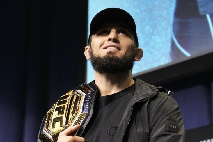 Ислам станет первым бойцом UFC, который будет драться в золотых перчатках