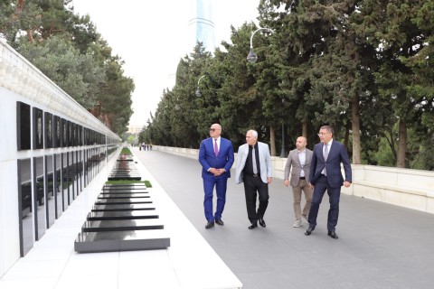 Президент Международной федерации тяжелой атлетики прибыл в Баку - ФОТО