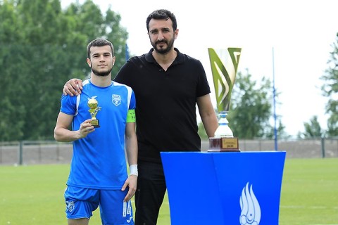 The champion of the Youth League was awarded