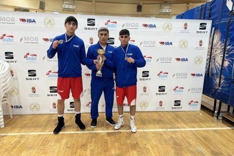 Gənc boksçularımız Macarıstanda 1 qızıl və 1 gümüş medal qazanıb - FOTO