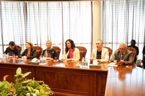 Состоялась пресс-конференция с участием специалистов по женской борьбе - ФОТО
