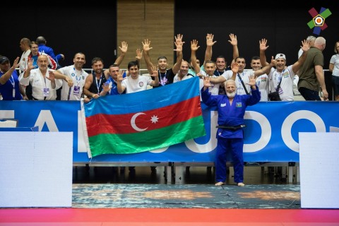 Фархад Раджабли в 10-й раз стал чемпионом Европы - ФОТО