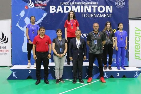 Badmintonçularımızdan Ankarada 9 medal - FOTO