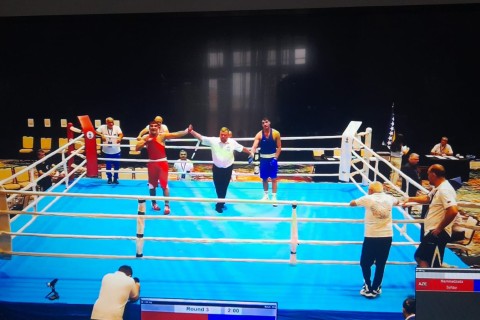 Азербайджанский боксер победил армянина на первенстве Европы и вышел в финал
