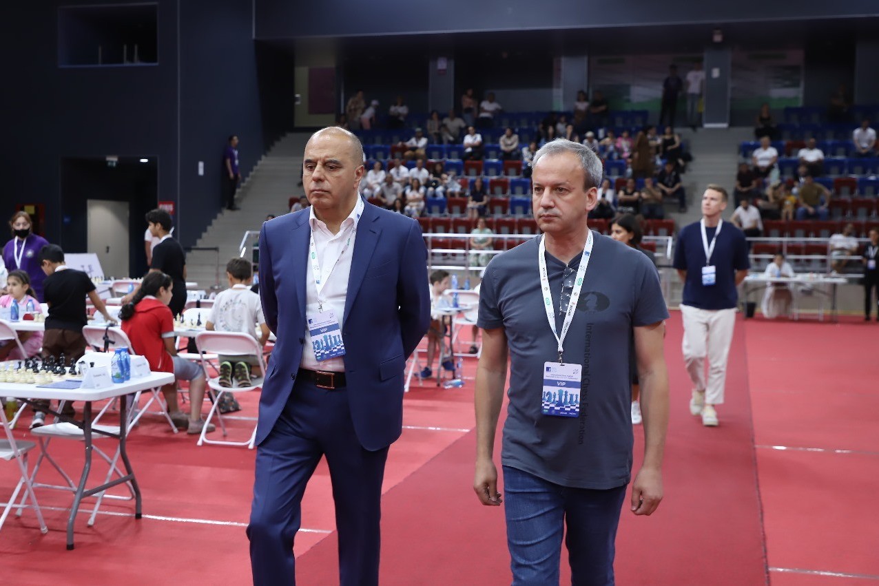 FIDE prezidenti Bakıda - FOTO