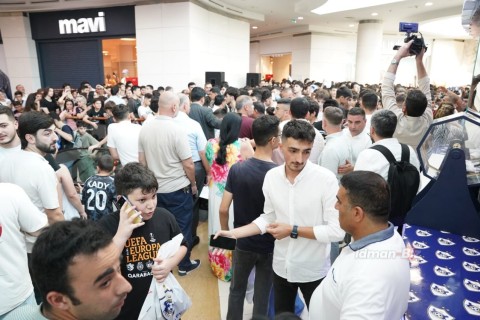 "Qarabağ"ın futbolçuları azarkeşlərlə görüşdə - FOTO - VİDEO