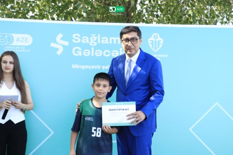 Farid Gayibov presented them certificates - PHOTO