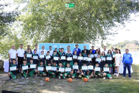 Farid Gayibov presented them certificates - PHOTO