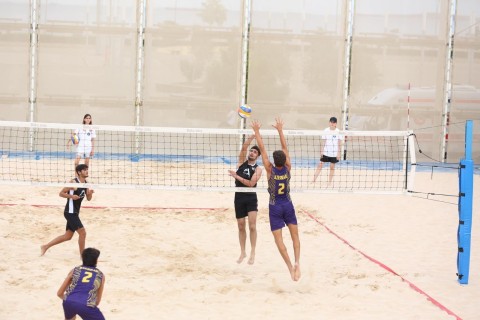 Championship fight among beach volleyball players - PHOTO