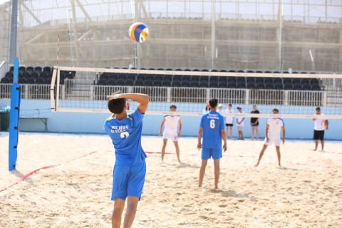 Championship fight among beach volleyball players - PHOTO