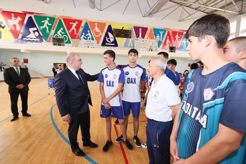 Шахин Багиров наблюдал за тренировкой юных волейболистов - ФОТО