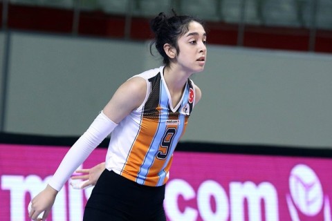 Турецкая волейболистка "Азеррейл" вернулась на родину