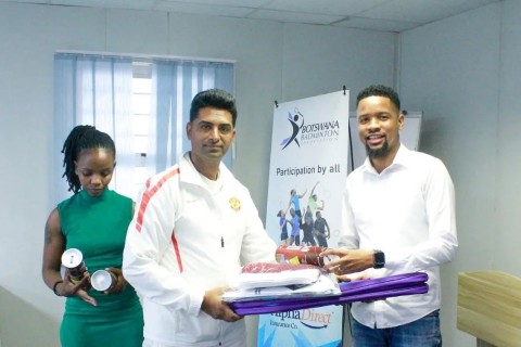 Azerbaijan Badminton Federation donates to primary and secondary schools in Botswana - PHOTO