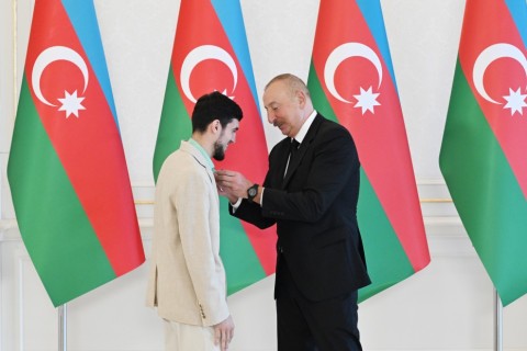 Prezident İlham Əliyev Paris-2024-də medal qazanmış Azərbaycan idmançılarını və onların məşqçilərini qəbul edib - FOTO - VİDEO