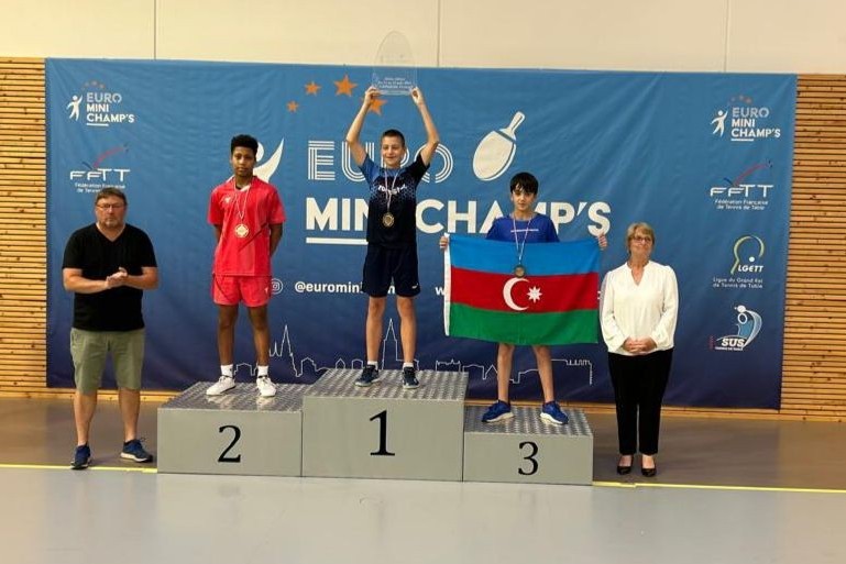 Azerbaijani table tennis player returns from France with a medal