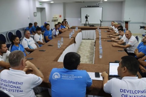 Well-known rowing expert gives seminar in Azerbaijan - PHOTO