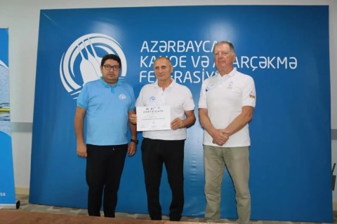 Well-known rowing expert gives seminar in Azerbaijan - PHOTO