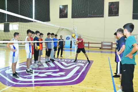 Sumqayıtda voleybolçuların seçim xarakterli məşqləri - FOTO