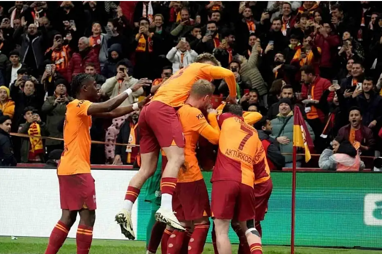 Türkiyə Superliqası: "Qalatasaray"dan möhtəşəm qələbə