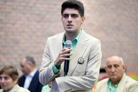 Farid Gayibov meets with athletes and coaches represented Azerbaijan at Paralympic Games - PHOTO