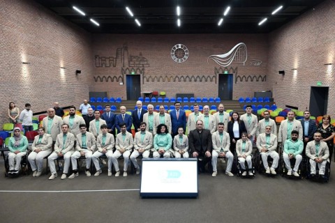 Farid Gayibov meets with athletes and coaches represented Azerbaijan at Paralympic Games - PHOTO