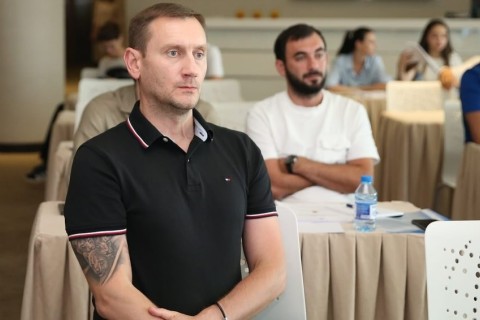 Batut üzrə 6 qat dünya çempionu məşqçi və hakimlərimizə seminar keçib - FOTO