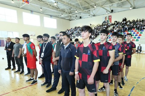 Şahin Bağırov yeniyetmə voleybolçularla görüşüb - FOTO