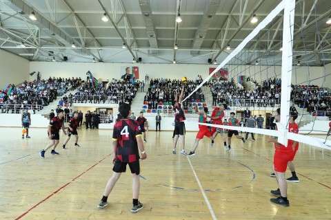 Şahin Bağırov yeniyetmə voleybolçularla görüşüb - FOTO