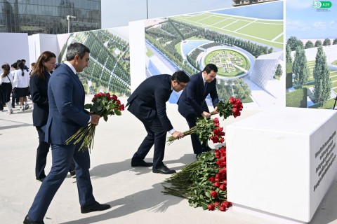 Gənclər və İdman Nazirliyinin kollektivi II Fəxri xiyabanı və Zəfər parkını ziyarət edib - FOTO