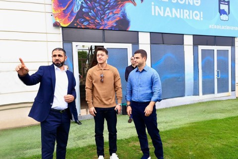 Məsut Özil “Zirə”nin qonağı olub - FOTO