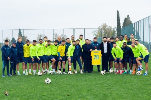 Paralympic Champion Imamaddin Khalilov observes Kapaz training - PHOTO