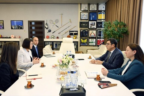 Fərid Qayıbov Beynəlxalq Xizək Alpinizmi Federasiyasının prezidentini qəbul edib - FOTO