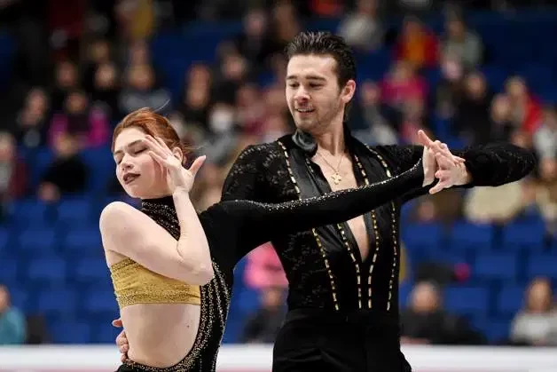 Azerbaijani figure skaters started competing in Nice