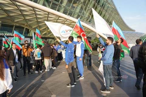 Gimnaziadada 81 medal qazanan Azərbaycan millisi Vətənə qayıdıb - FOTO