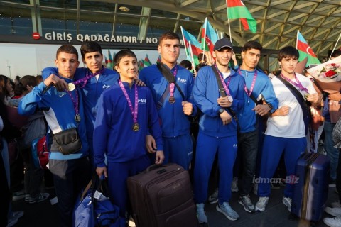 Gimnaziadada 81 medal qazanan Azərbaycan millisi Vətənə qayıdıb - FOTO