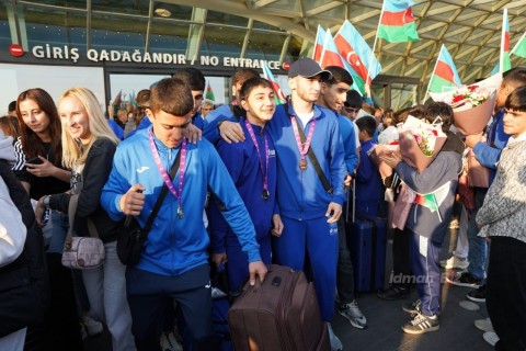 Gimnaziadada 81 medal qazanan Azərbaycan millisi Vətənə qayıdıb - FOTO