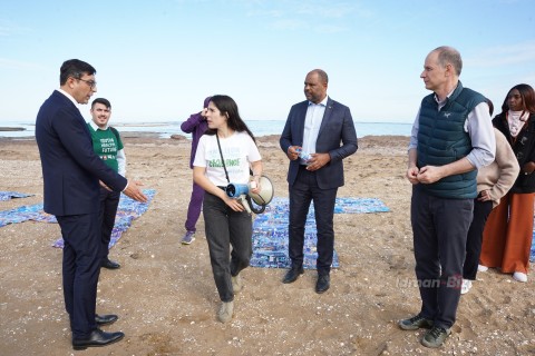 Azerbaijani Olympic prize winners in a flash mob - PHOTO