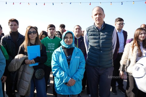 Azerbaijani Olympic prize winners in a flash mob - PHOTO