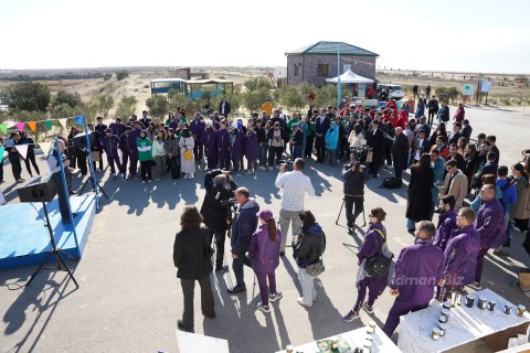 Azerbaijani Olympic prize winners in a flash mob - PHOTO