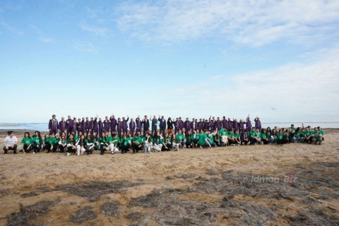 Azerbaijani Olympic prize winners in a flash mob - PHOTO