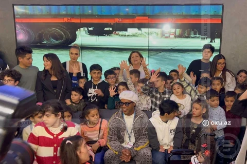 Ronaldinho meets special needs children at Deniz Mall - PHOTO - VIDEO