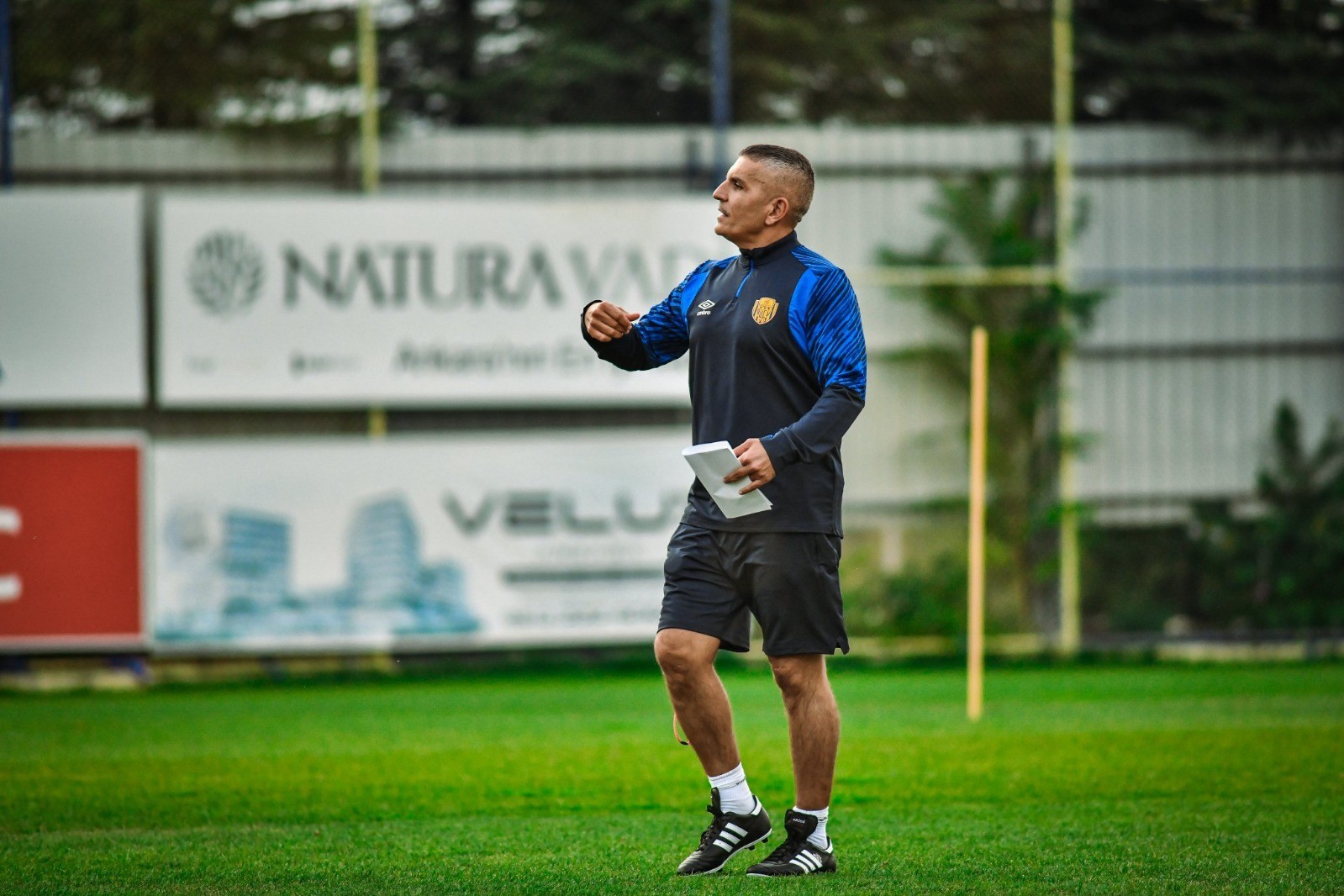 “Ankaragücü”nün baş məşqçisi: “Renat Dadaşovun zamana ehtiyacı var”