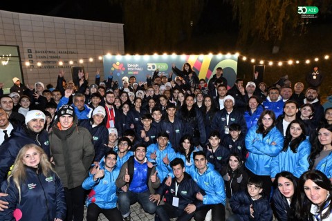 Minister Farid Gayibov meets athletes around the bonfire at the III Sports Festival - PHOTO - VIDEO