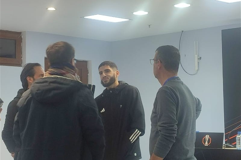 French journalists attempt to provocate Qarabag player Yassine Benzia – VIDEO