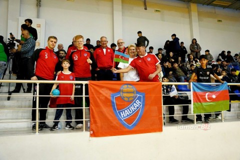 Face to face with the Icelandic club Kur - PHOTO